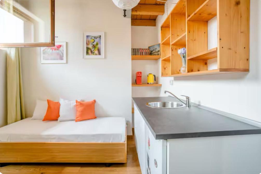Alla Torre Del Barbarossa B&B Foresteria Мандельо дел Ларио Екстериор снимка