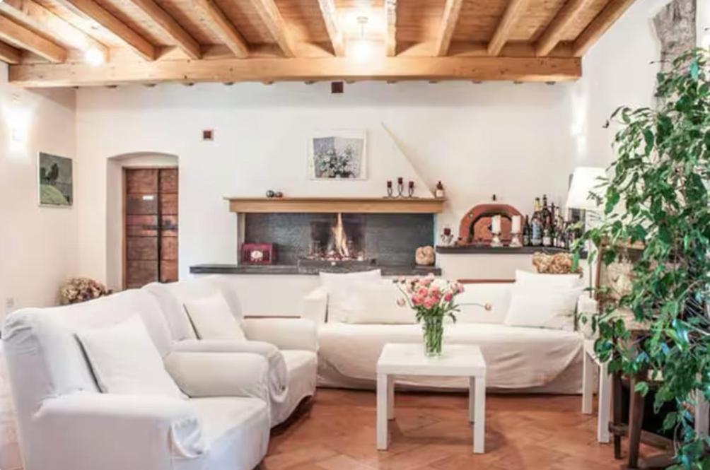 Alla Torre Del Barbarossa B&B Foresteria Мандельо дел Ларио Екстериор снимка