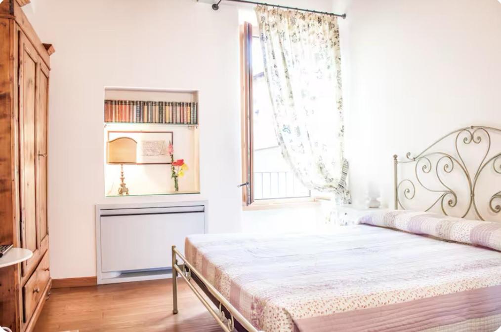 Alla Torre Del Barbarossa B&B Foresteria Мандельо дел Ларио Екстериор снимка